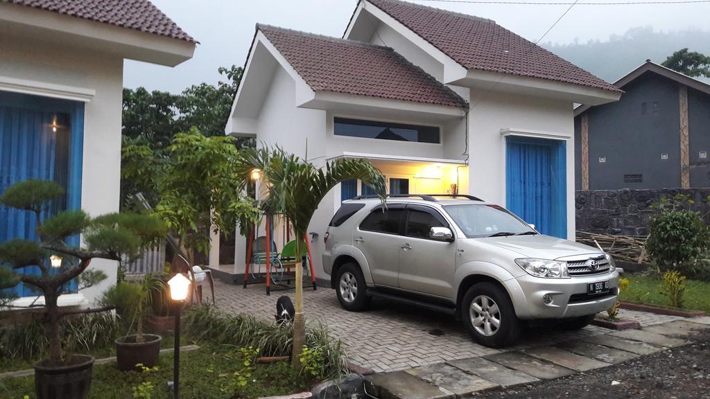 Villa Rumah Bromo Exterior photo